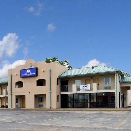 Americas Best Value Inn & Suites - Senatobia Exterior photo